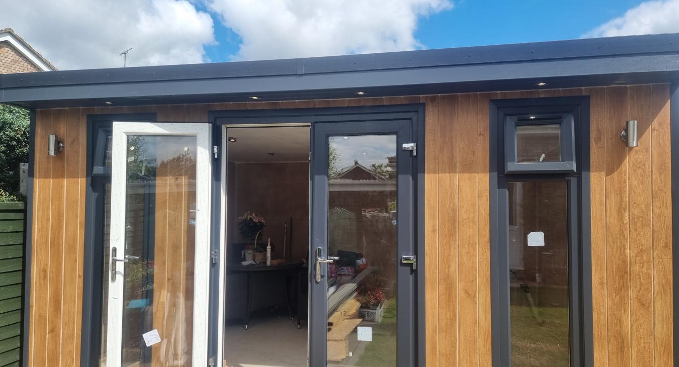 Garden room install in Bedford